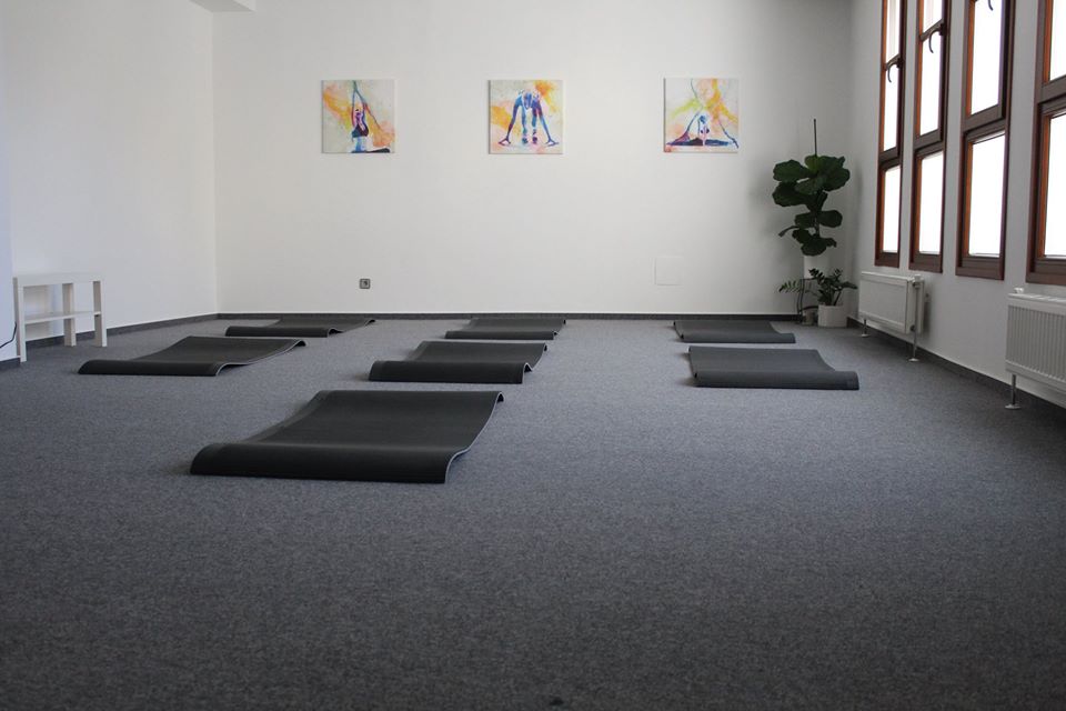 Yoga Hornstein